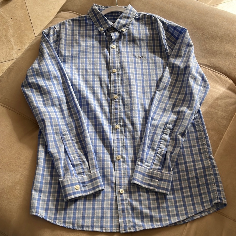 Vineyard vines Boys whale button down shirt size L (16)